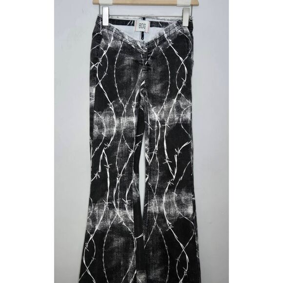BDG Urban Outfitters Barb Wire Print Size 24 Ruched V-front Flare Jean - Picture 3 of 7